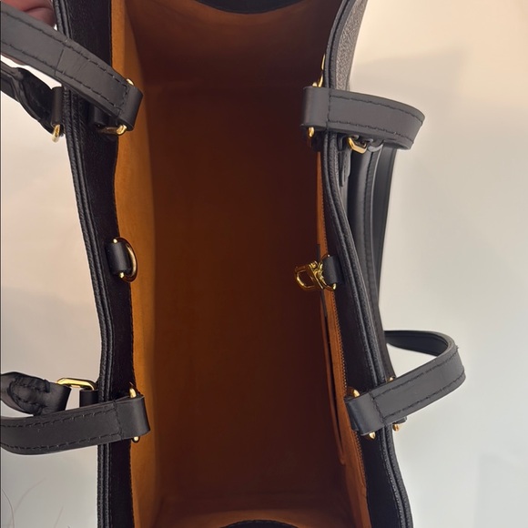 Louis Vuitton On The Go Black Tote Bag with insert - Picture 5 of 14